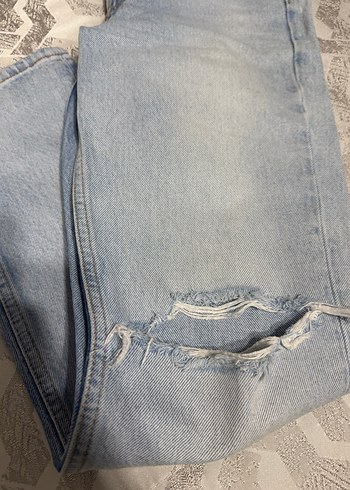 s Beden gri Renk Düğmeli Açık Mavi Yırtıklı Kadın Kot Pantolon