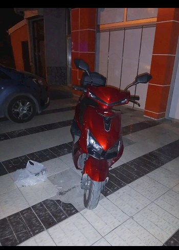 Koyu Kırmızı Motosiklet pazarlık payı