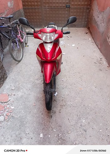 Kırmızı Renkli Motosiklet 6 akülü pazarlık payı var