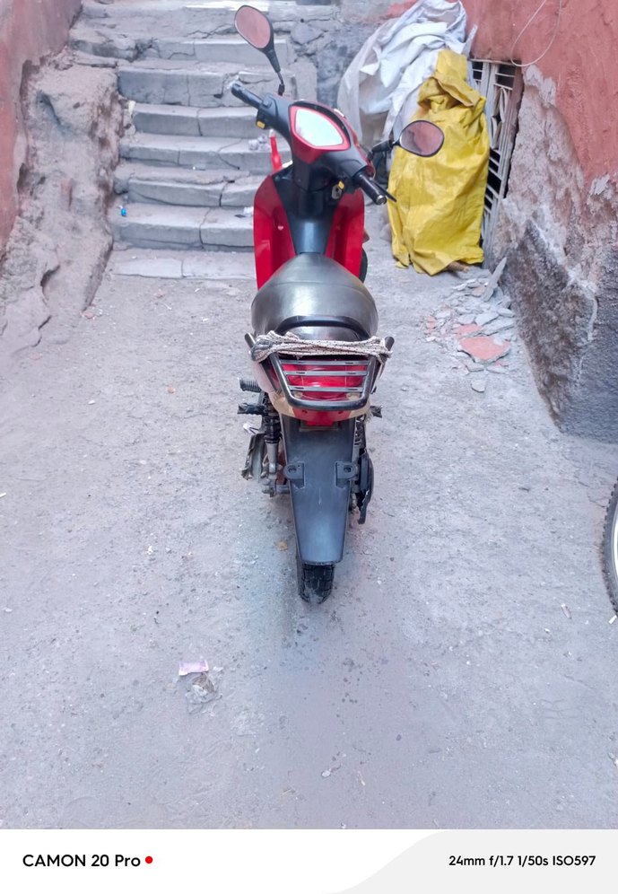 Kırmızı Renkli Motosiklet 6 akülü pazarlık payı var - Görsel 5