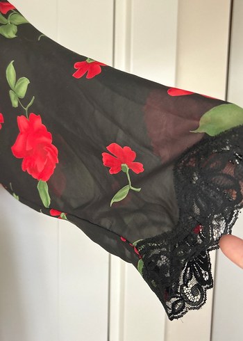 Çiçek Desenli Siyah Kırmızı Midi Gecelik ve Sabahlik - Görsel 7