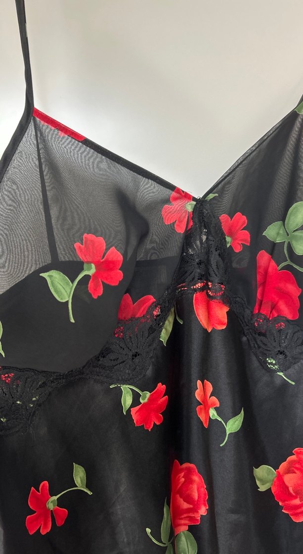 Çiçek Desenli Siyah Kırmızı Midi Gecelik ve Sabahlik - Görsel 2
