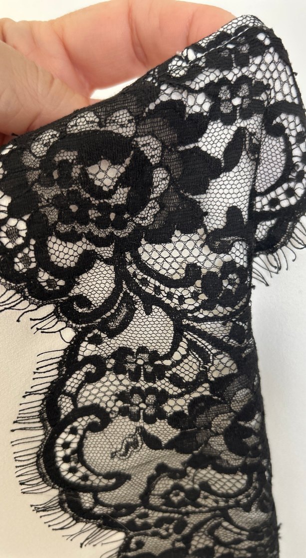 Dantel Detaylı Beyaz Askısız Kadın Bluz - Görsel 2