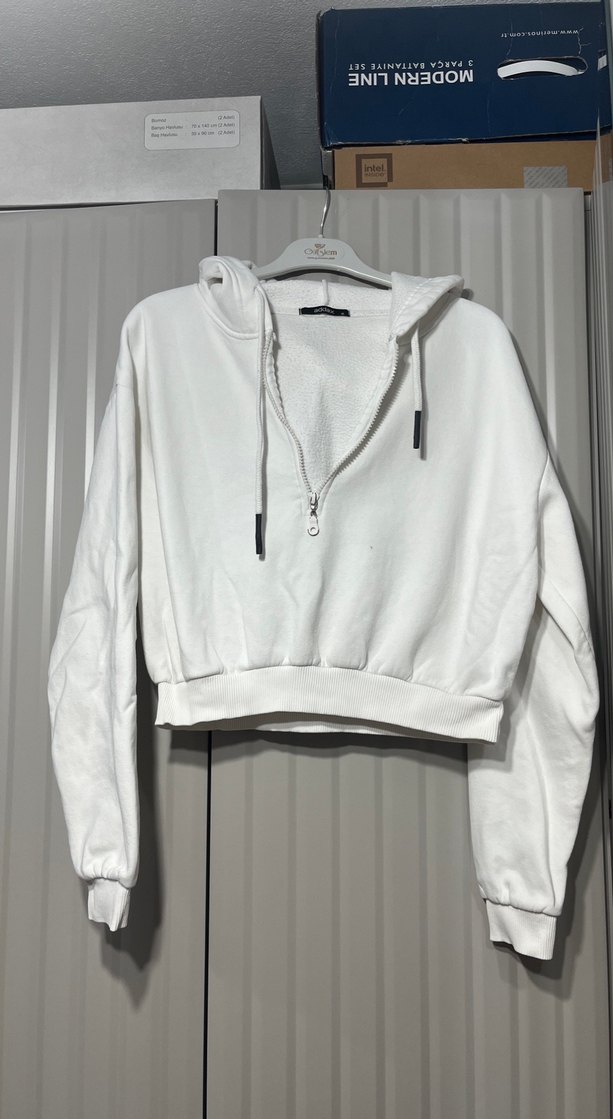Beyaz Yarım Fermuarlı Kadın Sweatshirt - Görsel 2