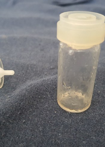 derma roller 0.1mm

altinda biberiye gibi yag koyma bölmesi var. - Görsel 5