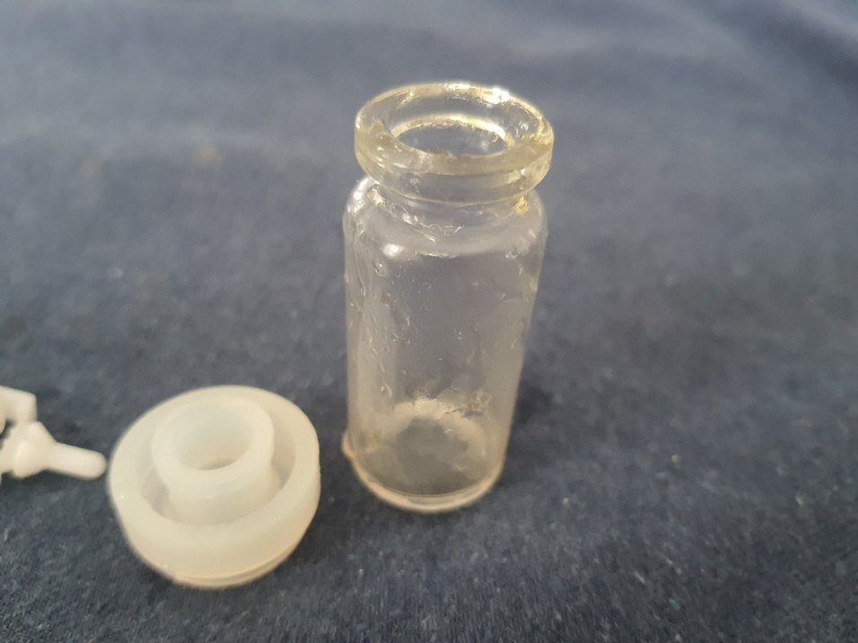 derma roller 0.1mm

altinda biberiye gibi yag koyma bölmesi var. - Görsel 4