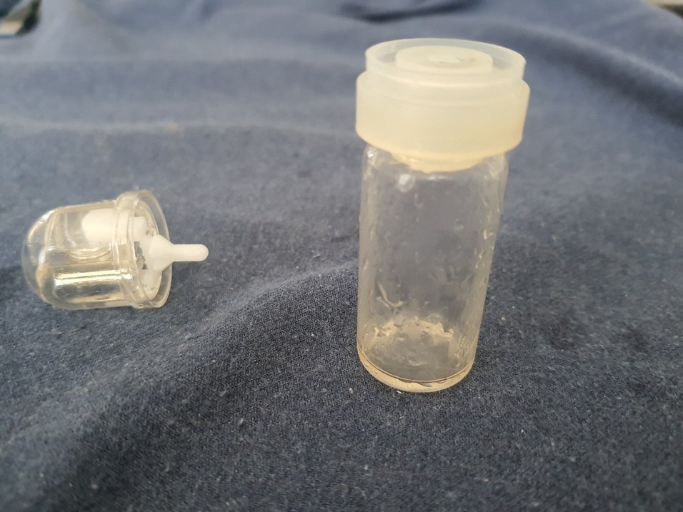 derma roller 0.1mm

altinda biberiye gibi yag koyma bölmesi var. - Görsel 5