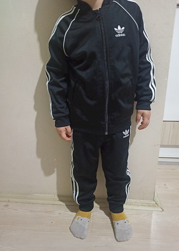 Adidas Siyah Erkek Spor Logolu Badge - Görsel 4