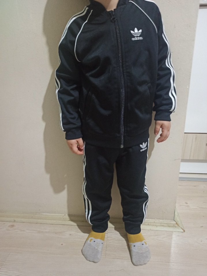 Adidas Siyah Erkek Spor Logolu Badge - Görsel 4