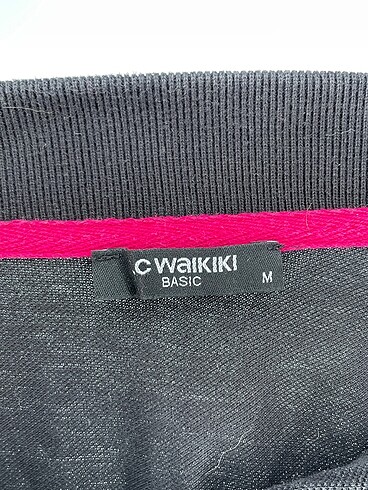 m Beden siyah Renk LC Waikiki T-shirt %70 İndirimli.