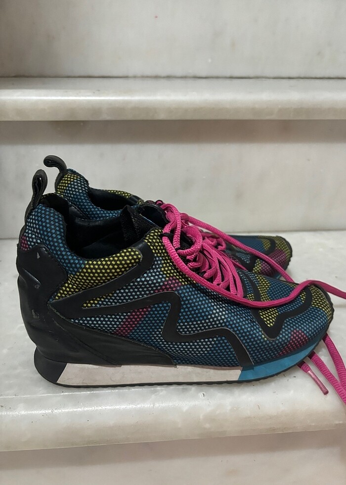 Dolgu topuk spor ayakkabı - Görsel 2