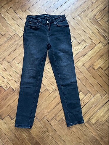 Mavi jeans siyah kot pantalon