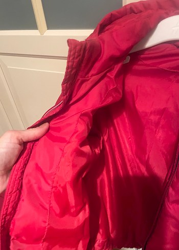 Çocuk Kırmızı Kapüşonlu Fermuarlı Mont - Görsel 2