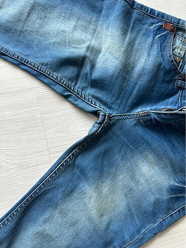 m Beden mavi Renk Yepyeni bir jean