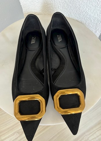 37 Beden siyah Renk Zara Tokalı Babet