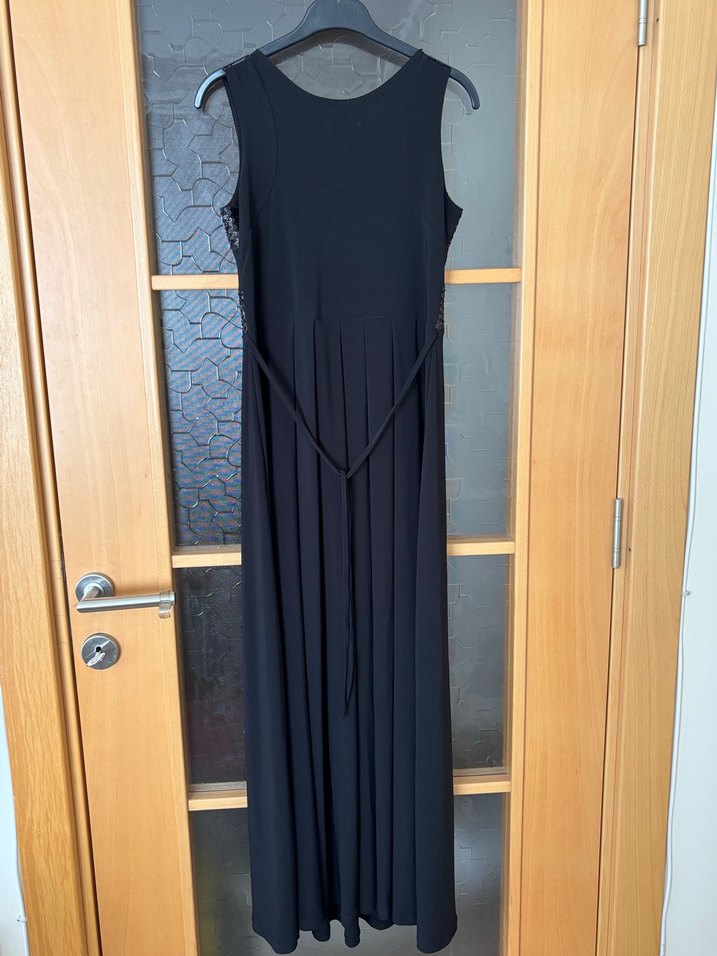 Siyah Pilili V Yaka Uzun Abiye Elbise - Görsel 4