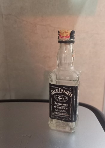 Diğer cam içki şişesi
