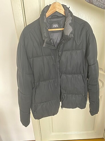 Zara Mont