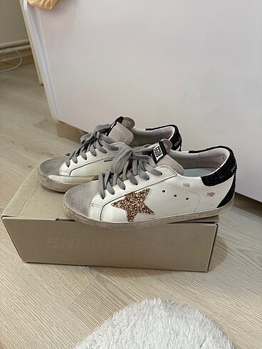 Golden Goose Deluxe kadın ayakkabı