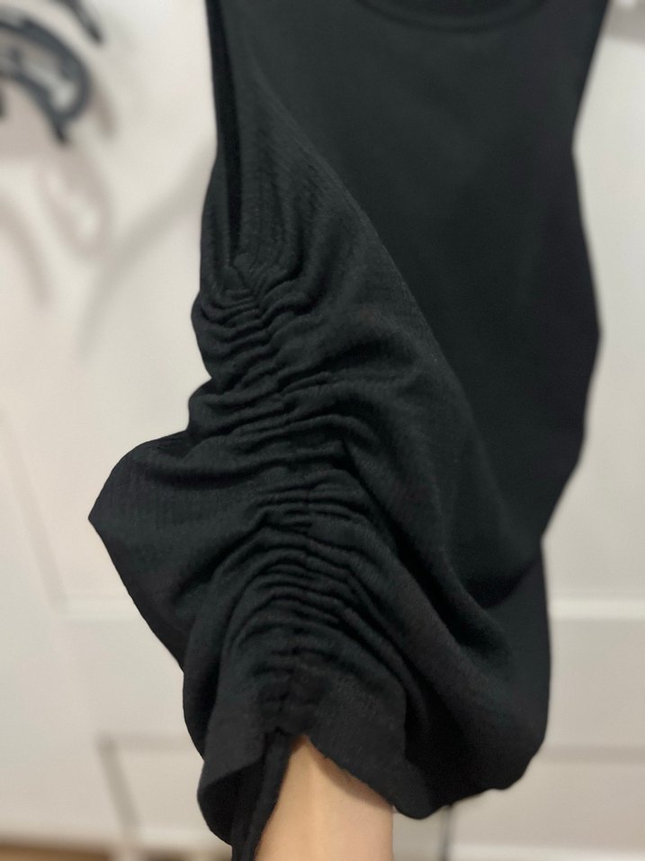 Siyah Kolsuz Crop Top - Görsel 3