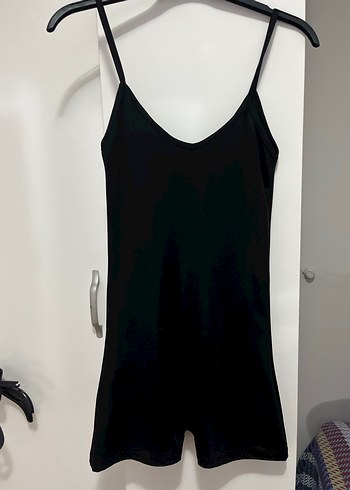 Siyah V Yaka Kolsuz Mini Tulum - Görsel 2