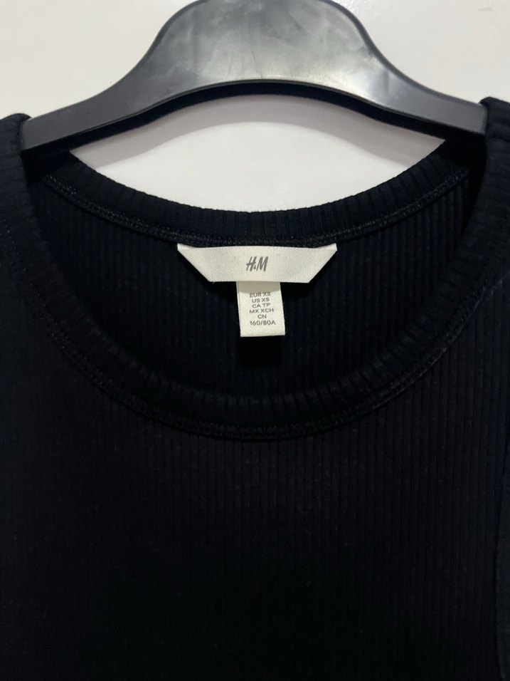 Siyah Yüksek Yakalı Kolsuz Kadın Triko Elbise - Görsel 2