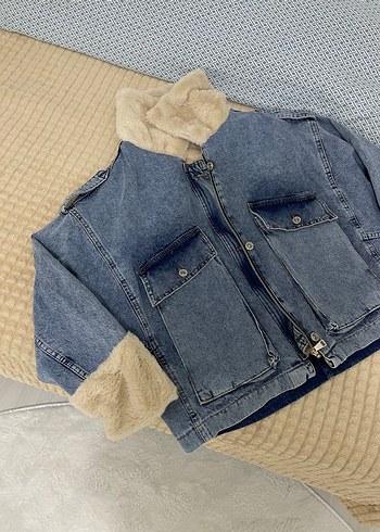 Diğer Peluş Detaylı Kadın Mavi Denim Ceket