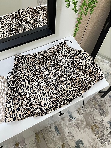 Leopar desenli etek