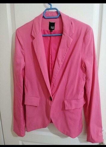 Pembe ceket 