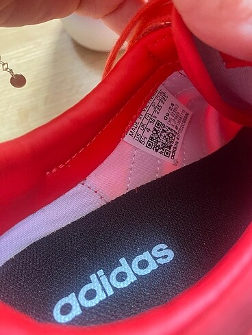 36,5 Beden Adidas spor ayakkabı