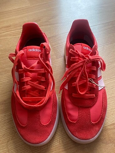 Adidas spor ayakkabı