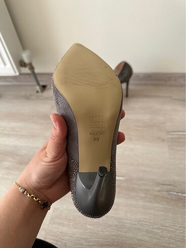 39 Beden Stiletto