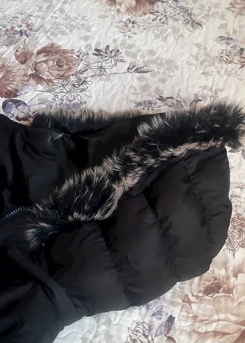 Siyah Uzun Kürklü Kapüşonlu Kadın Yelek - Görsel 2