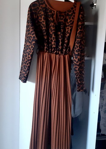 Leopar Desenli Kahverengi Pilili Uzun Elbise - Görsel 2