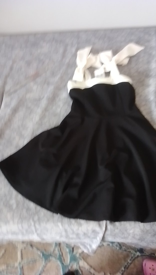 Siyah Beyaz Midi Askılı Elbise - Görsel 4