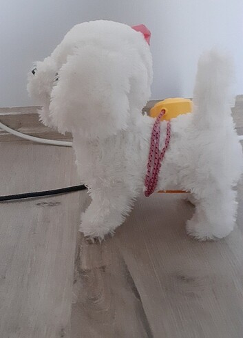 Kumandalı oyuncak köpek