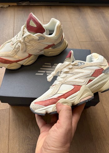 NEW BALANCE 9060