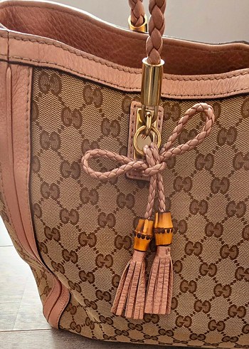 Beden Gucci canvas bella bamboo Süet Püsküllü Kadın Çanta. Yeni gibi