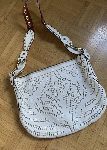 Gucci Deri İşlemeli Beyaz Bohem Kadın Çantası. Yeni gibi.