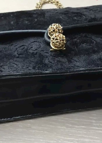 Gucci. Zincir Detaylı Siyah Süet Kadın Çanta. Yeni gibi