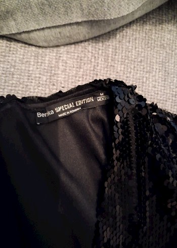 Bershka Siyah Payetli V Yakalı Uzun Kollu Midi Elbise - Görsel 4