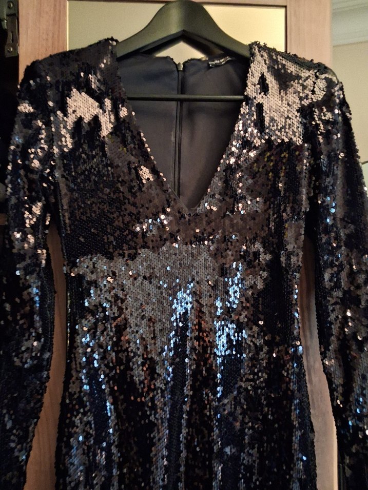 Bershka Siyah Payetli V Yakalı Uzun Kollu Midi Elbise - Görsel 2