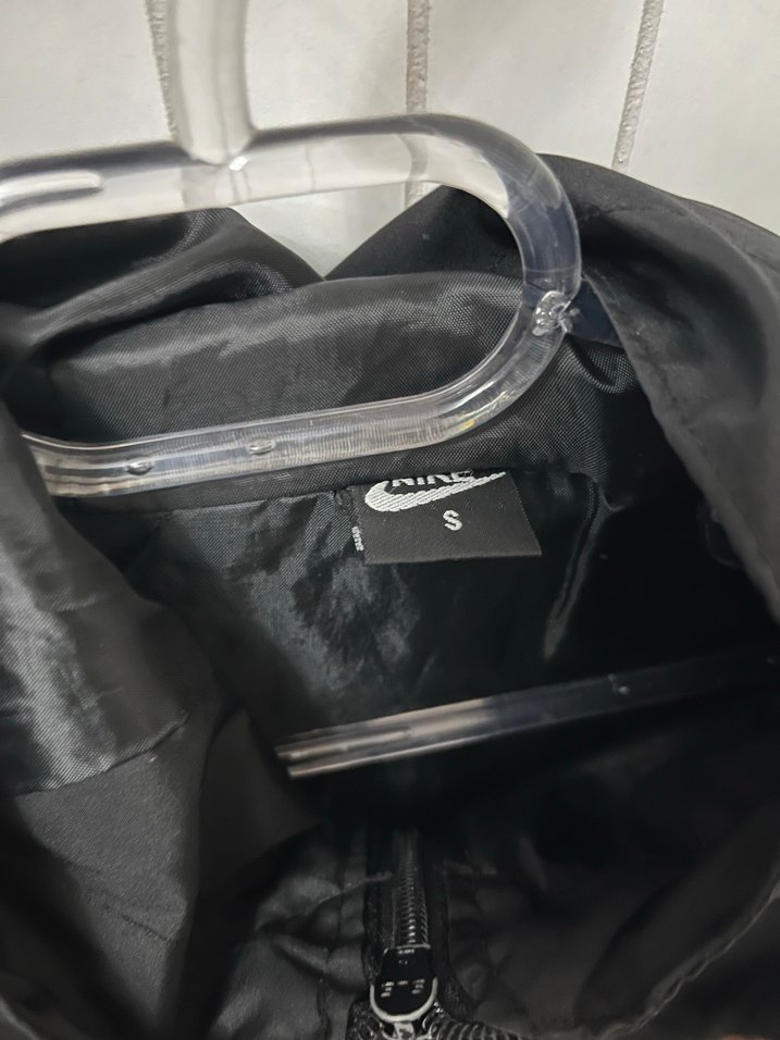 Nike Siyah Fermuarlı Erkek Yağmurluk - Görsel 3