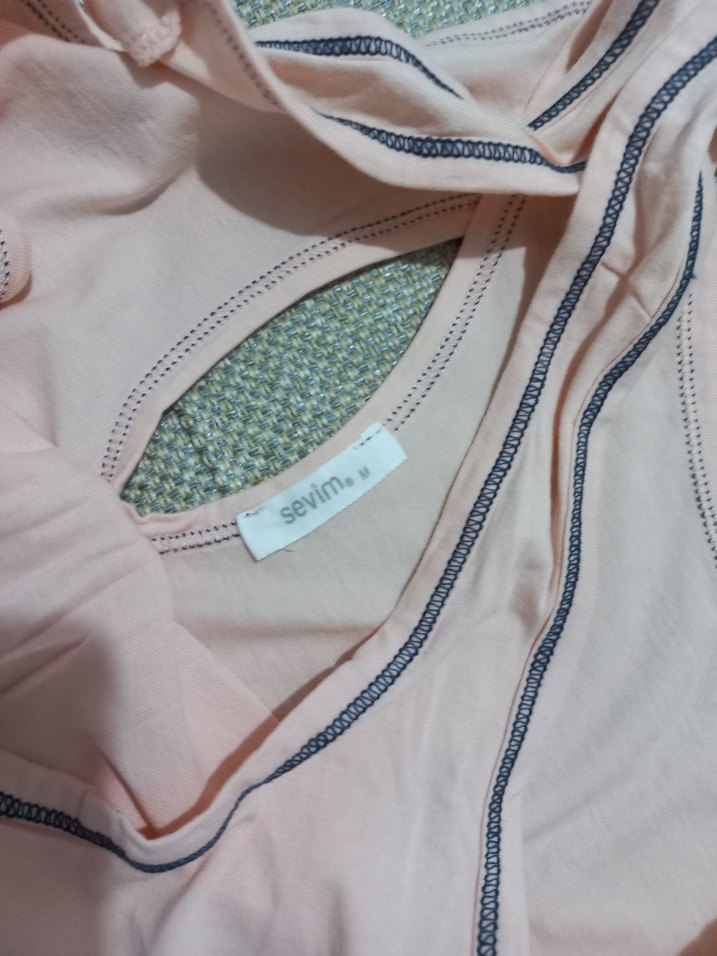 Bej V Yaka Dantel Detaylı Spor Atlet - Görsel 3