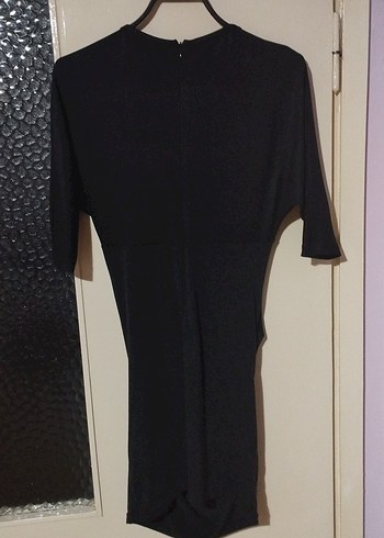 Hediye Paketi Motifli, Arkası Fermuarlı Şık Bir Elbise - Görsel 2