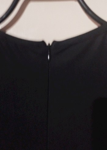 Hediye Paketi Motifli, Arkası Fermuarlı Şık Bir Elbise - Görsel 3