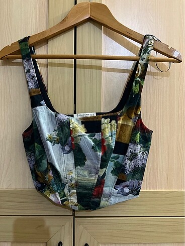 Stradivarius desenli korse top/36beden/ çok temiz