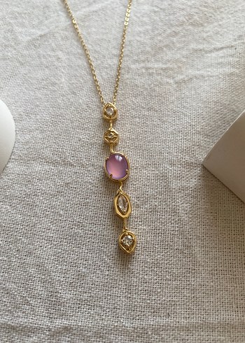 Pastel Taşlı Uzun Altın Zincir Y Kolye
