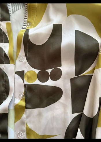 Düğmeli, Geometrik Desenli Kadın Mini Gömlek - Görsel 3