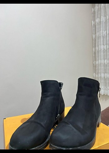 Siyah Süet Fermuarlı Kadın Bot - Görsel 3